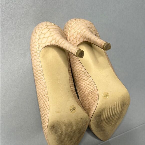 🤎 BCBGeneration Nude Faux Snakeskin Pointed Toe Heels – Size 5.5
(1523) - Picture 9 of 12